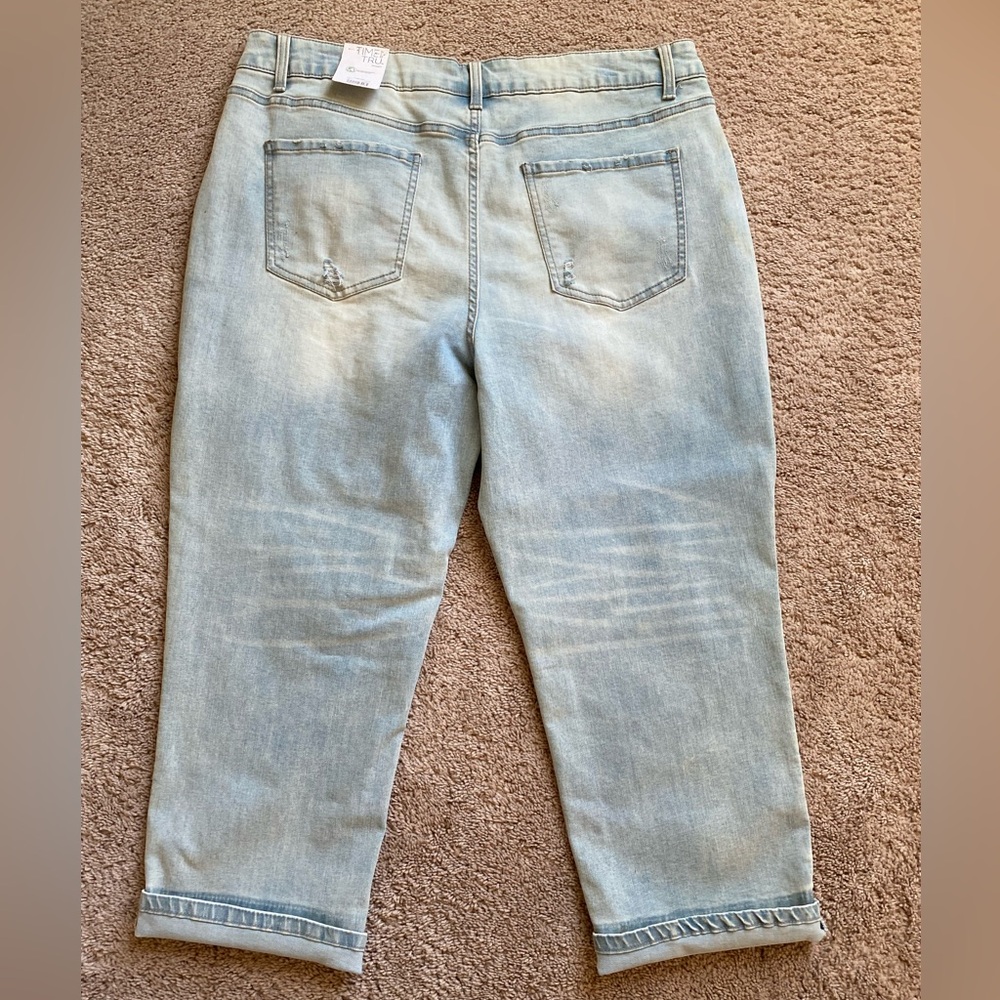 NWT Women’s Time And Tru Straight Cropped Jeans - Picture 5 of 5